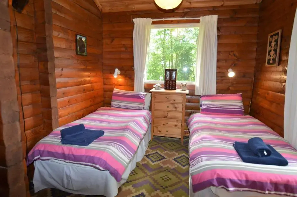 18 Lamont Lodges