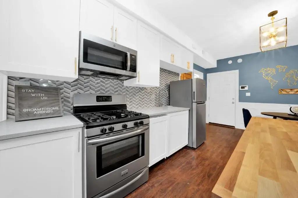 Modern 2 Bedroom in Avondale