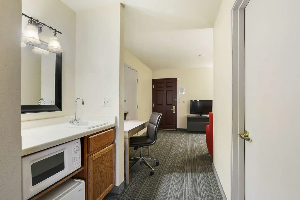Country Inn & Suites by Radisson, Green Bay, WI