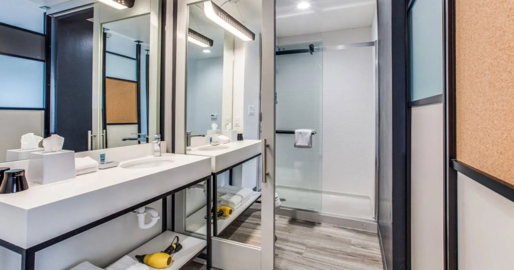 Aloft Dallas Arlington Entertainment District