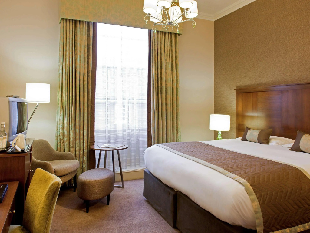 Mercure Salisbury White Hart Hotel & Apartments