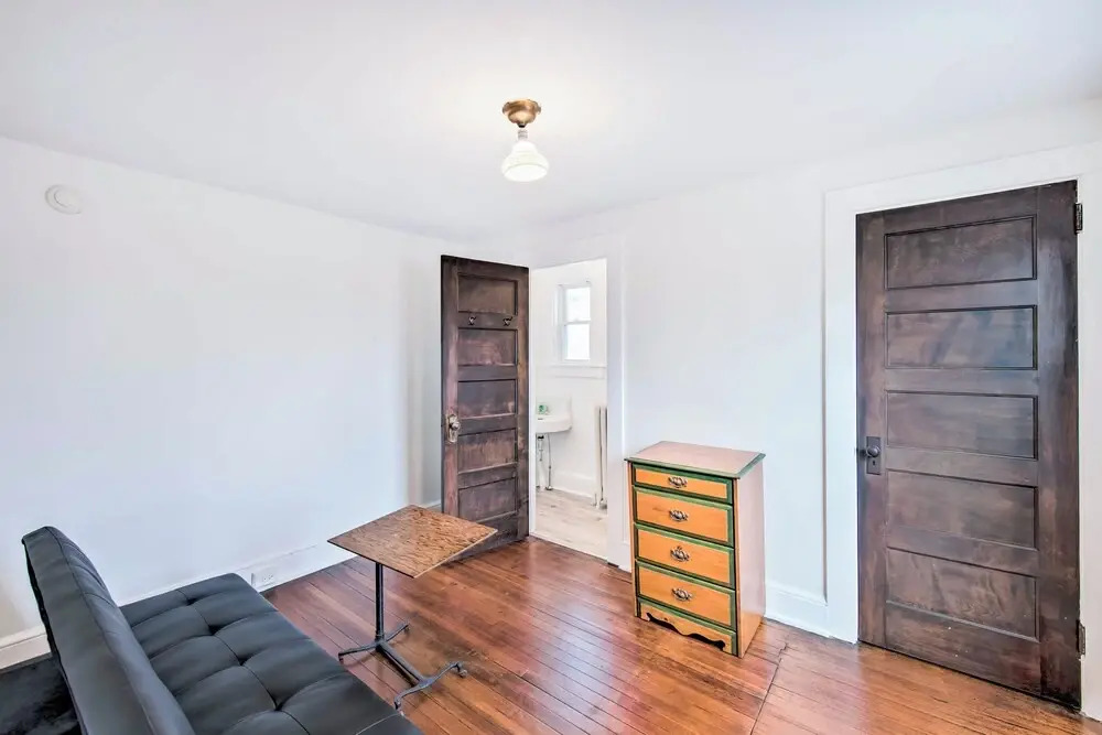 Roomy Lancaster Home Walk to Dtwn and Hospital