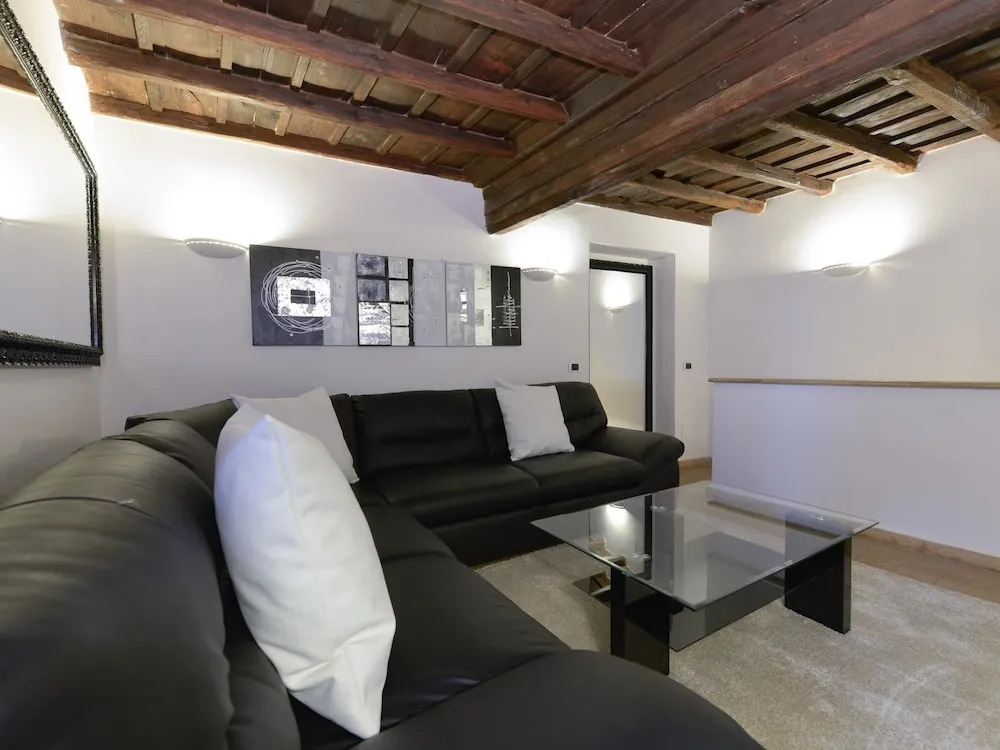 Ibernesi 2 Apartment