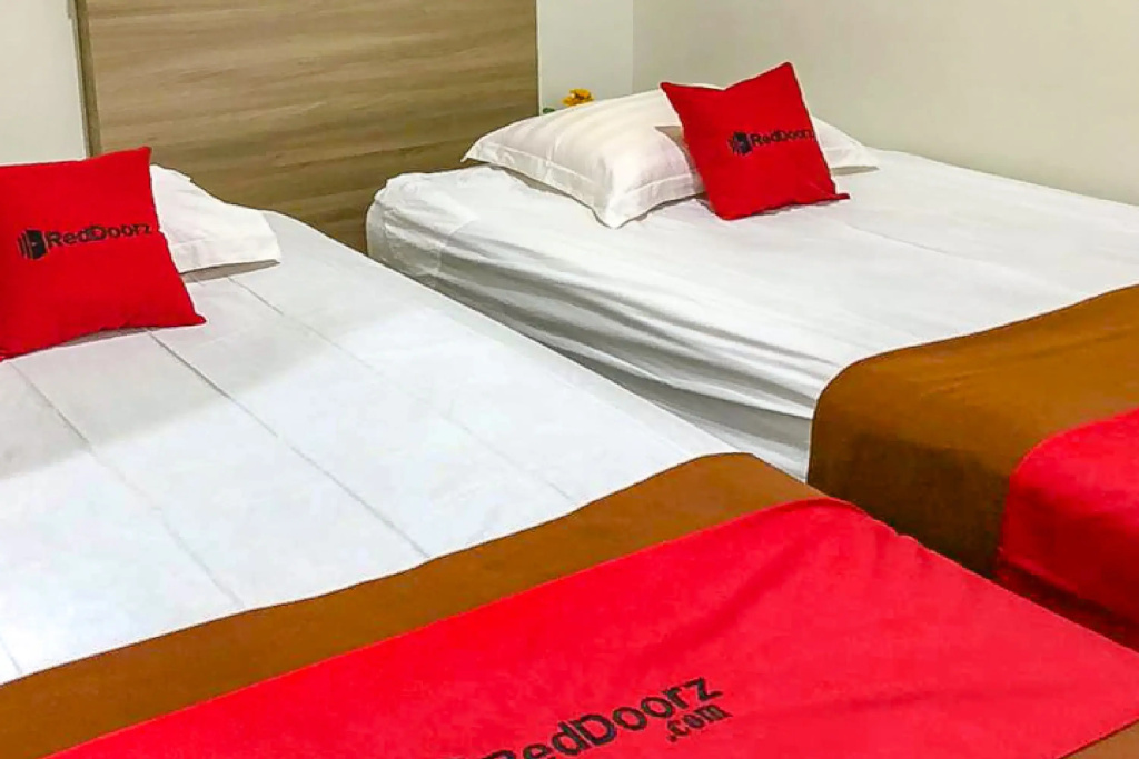 RedDoorz Syariah near Kenjeran Park