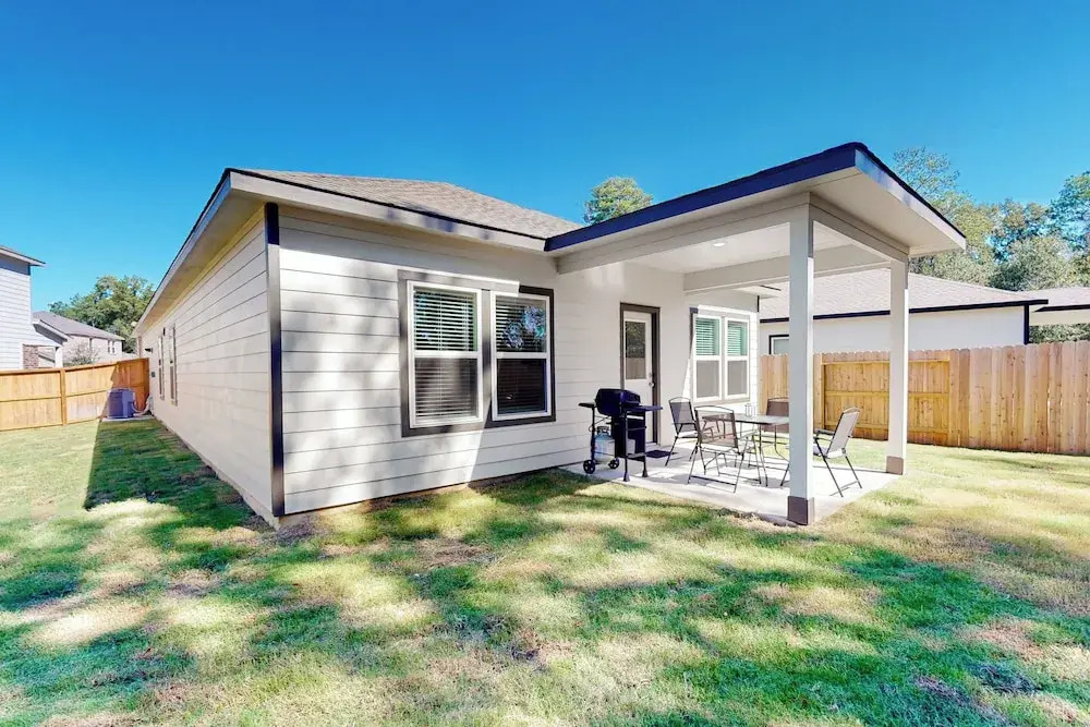 Patio Dining & Yard: Porter Escape, 3 Mi to Golf