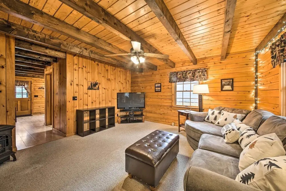 All-season Sanctuary: Steps to Moosehead Lake