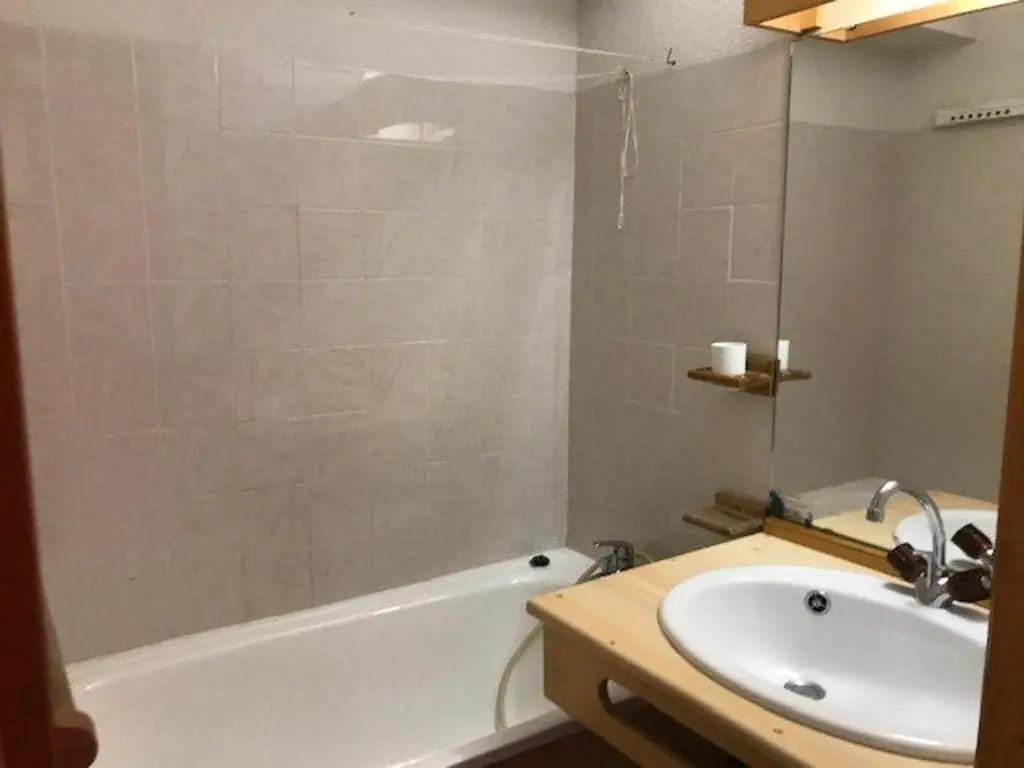 Appartement cosy pour 4, au cœur du village, proche des pistes et avec piscine estivale - FR-1-342-173