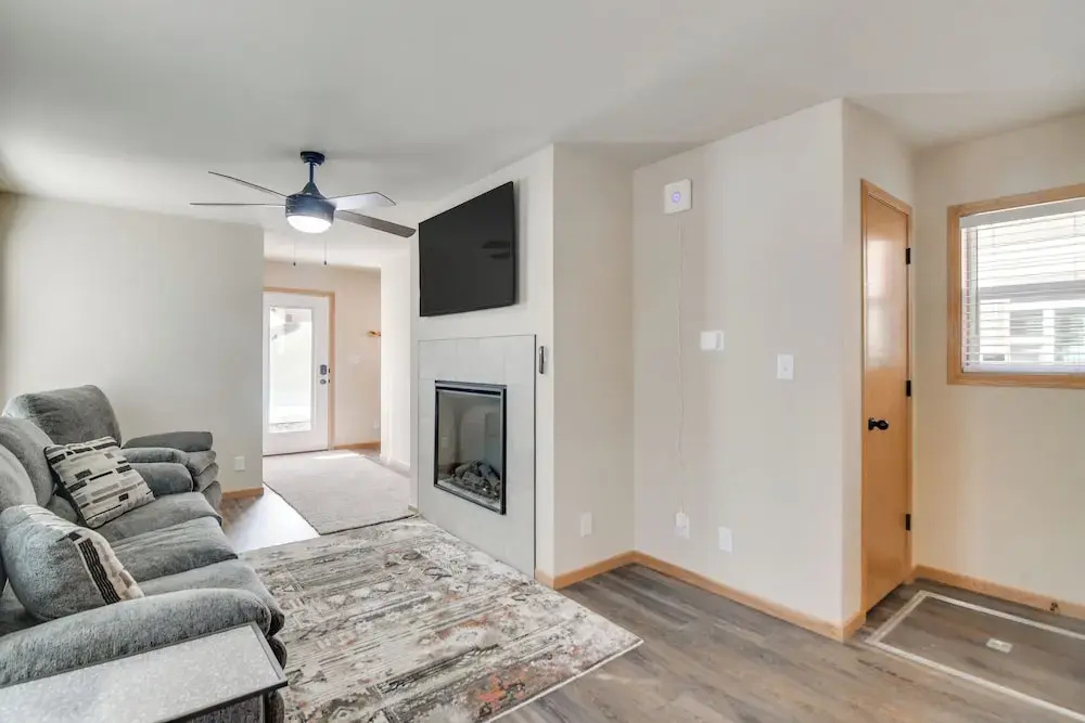 4 Mi to Granby Ranch: Cabin w/ Hot Tub Access!