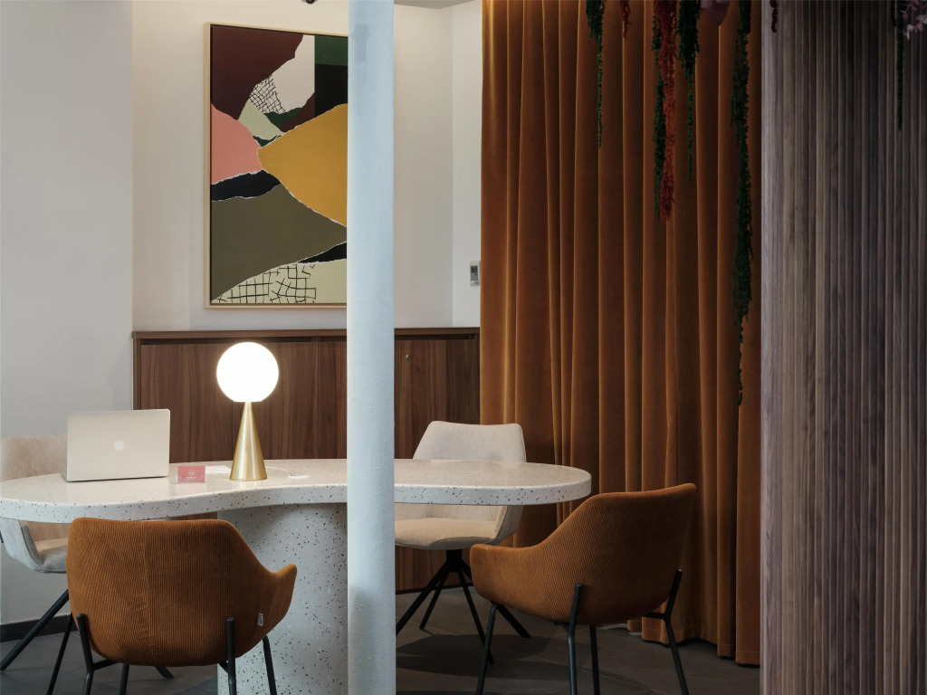 Seven Hotel Paris