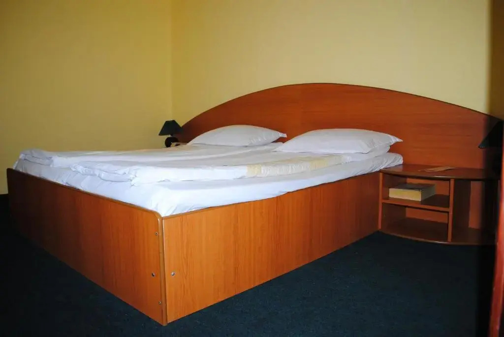Hotel West