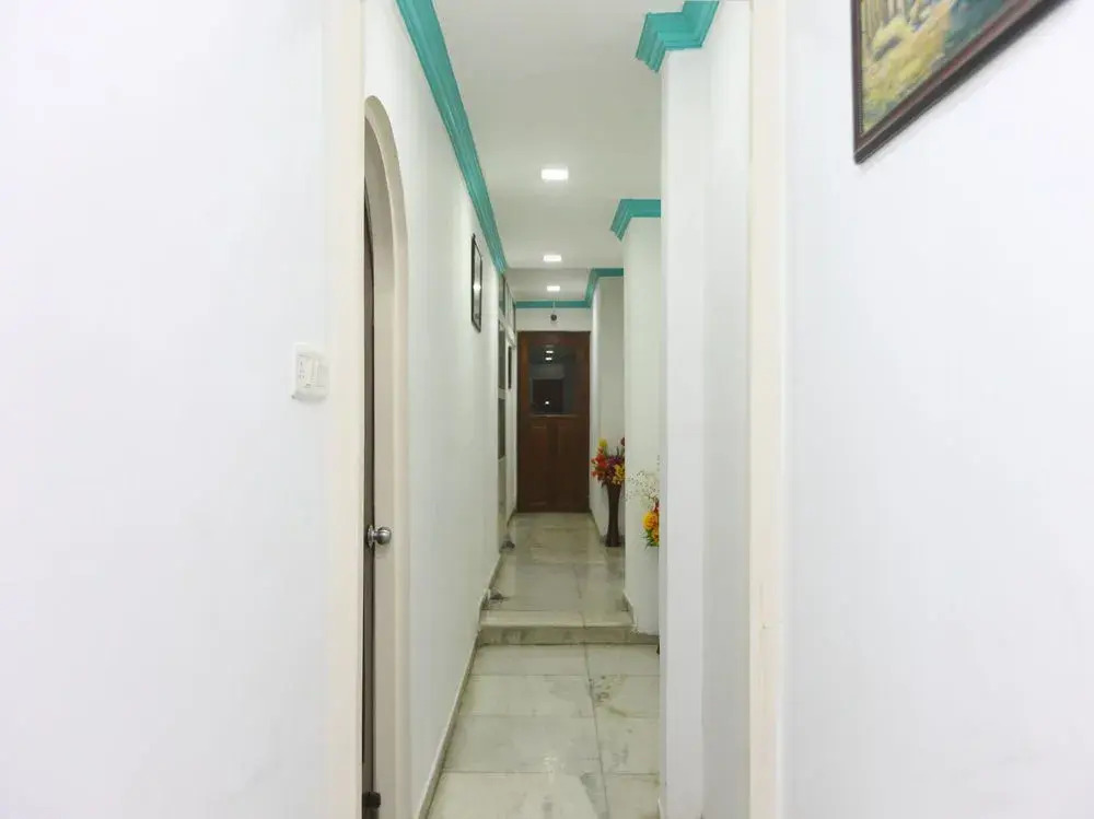OYO 13297 Neha Residency