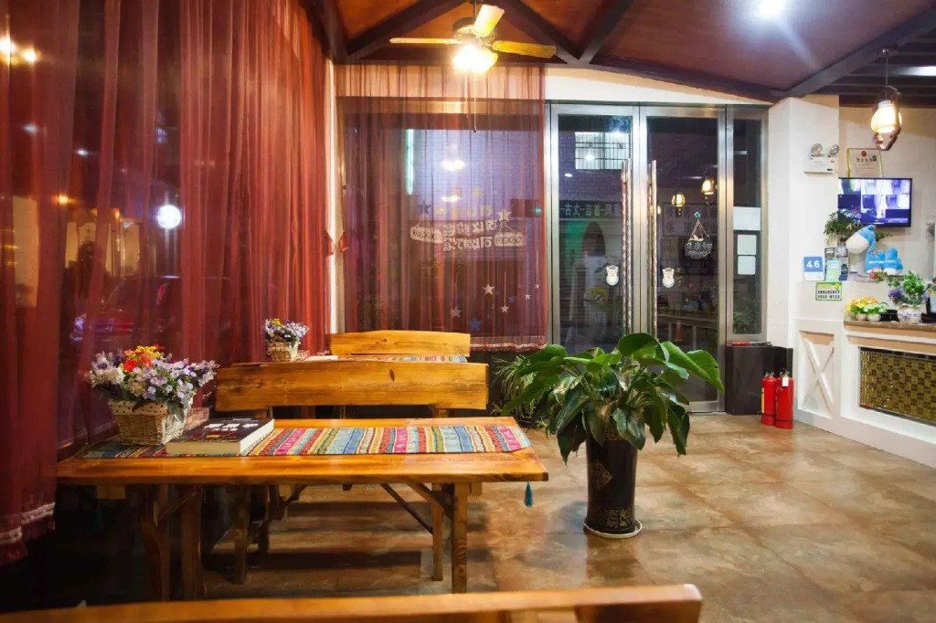 Zhangjiajie Cat Theme Inn