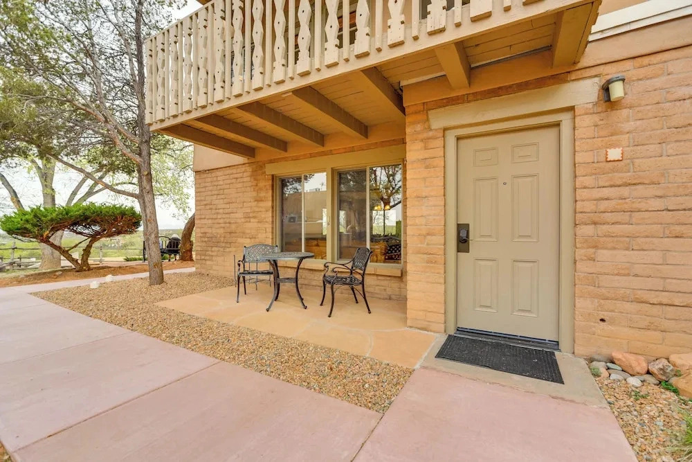11-min Walk to Santa Fe Plaza! Condo w/ Pool