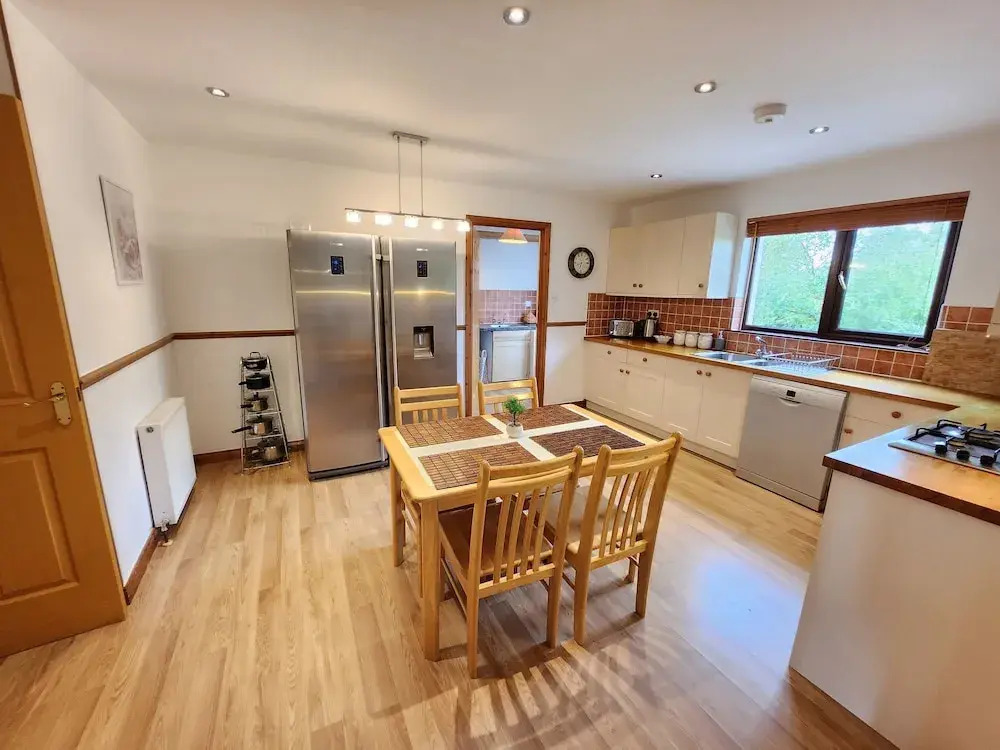 Boutique 4-Bed Home in Inverness