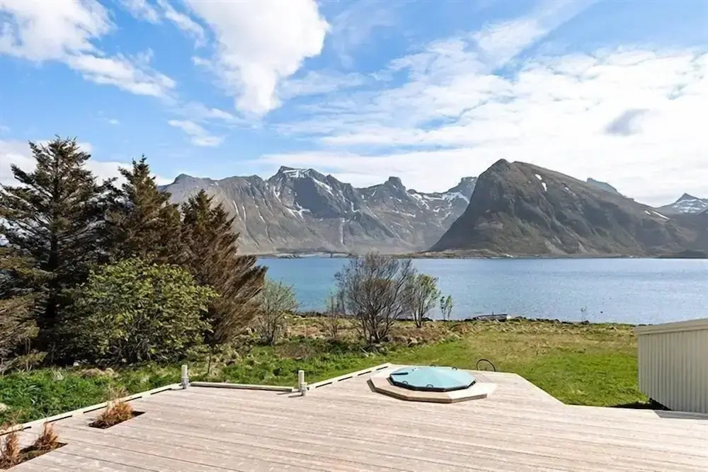 Private Cozy House by the Fjord