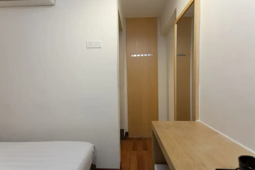 ZEN Rooms Opposite YMCA