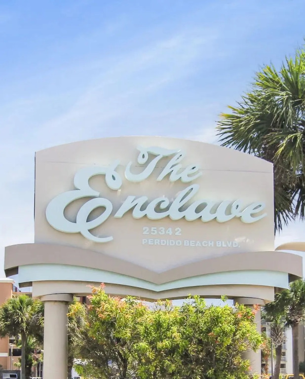 Enclave 401 Beachfront Tennis Stunning Views