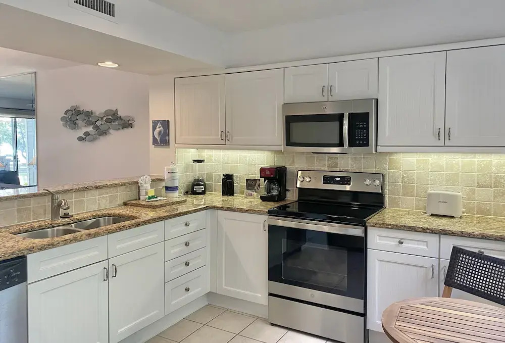 8c Richmond Park, Lake View Villa With Full Access To Amenities. 2 Bedroom Villa