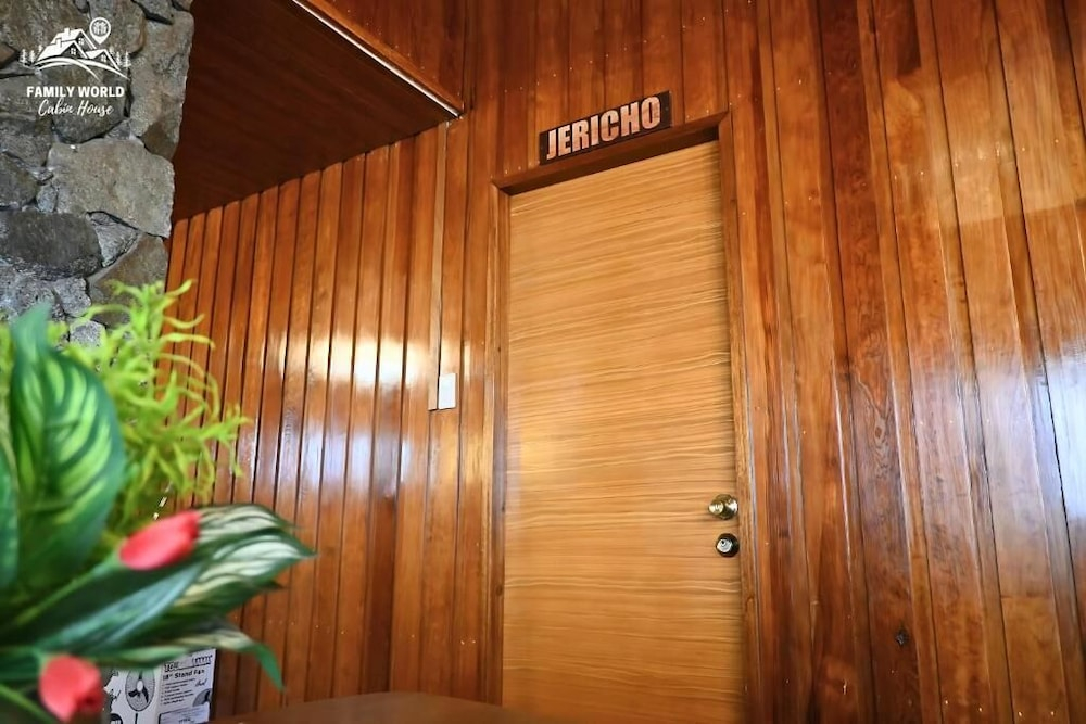 Family World Cabin House - Baguio City