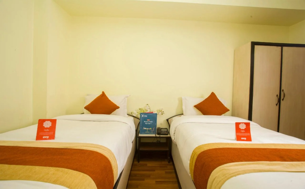 OYO 156 Hotel Sweet Town