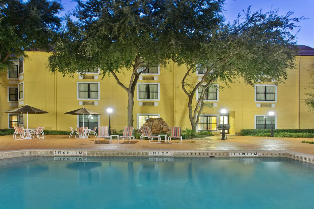 Holiday Inn Express Hotel & Suites Irving DFW Airport North by IHG