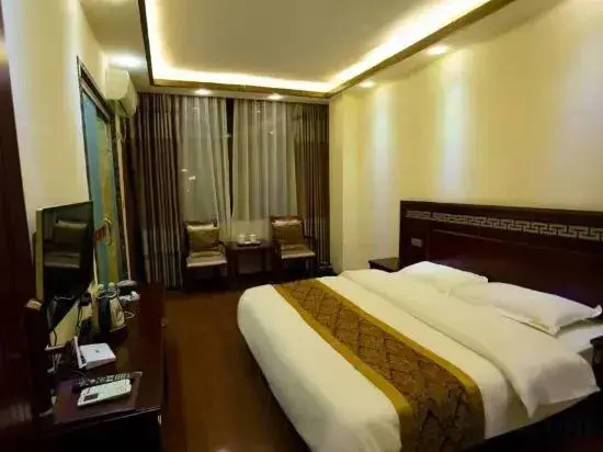 Luoping Dongsheng Holiday Hotel