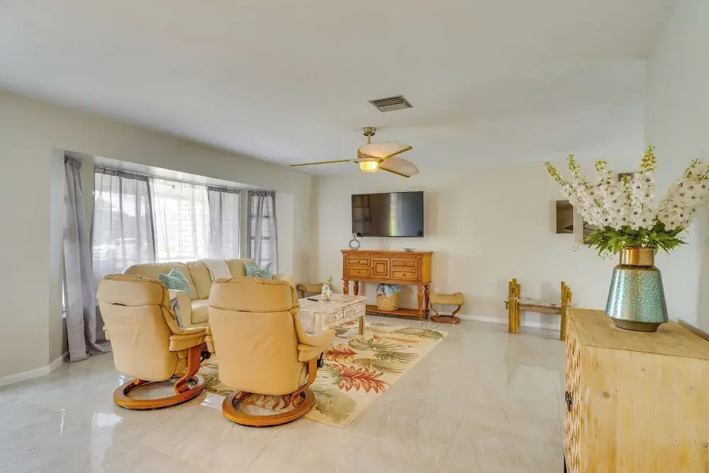 Heated Pool: Canal-front Rotonda West Retreat