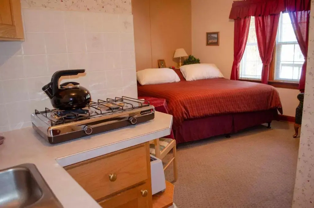 Crandell Mountain Lodge