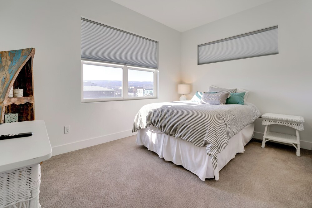 Walk to Main Street! Sleek Grand Junction Stay