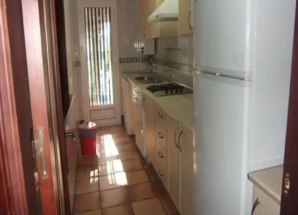 Apartment 2 Bedrooms With Pool 103424