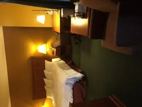 Rodeway Inn & Suites