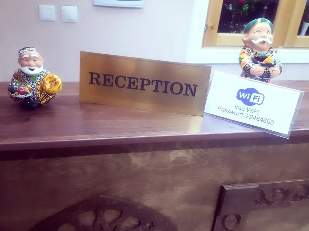 Anis-Pari Hotel