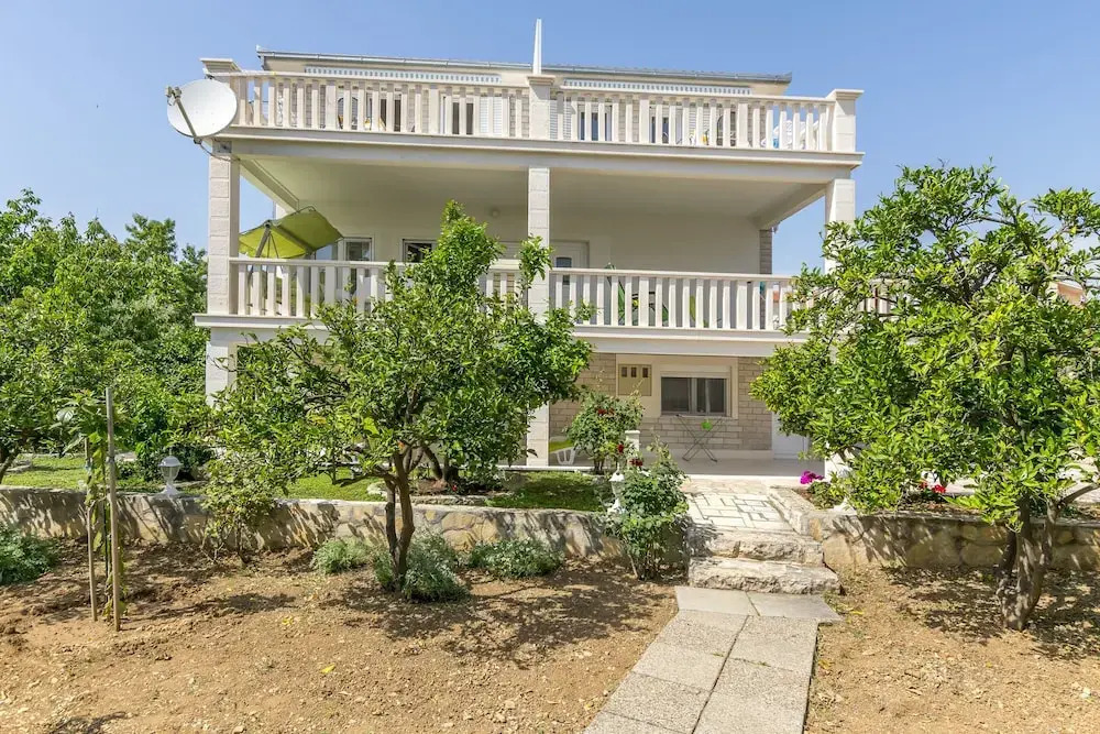 Apartment Bakovic
