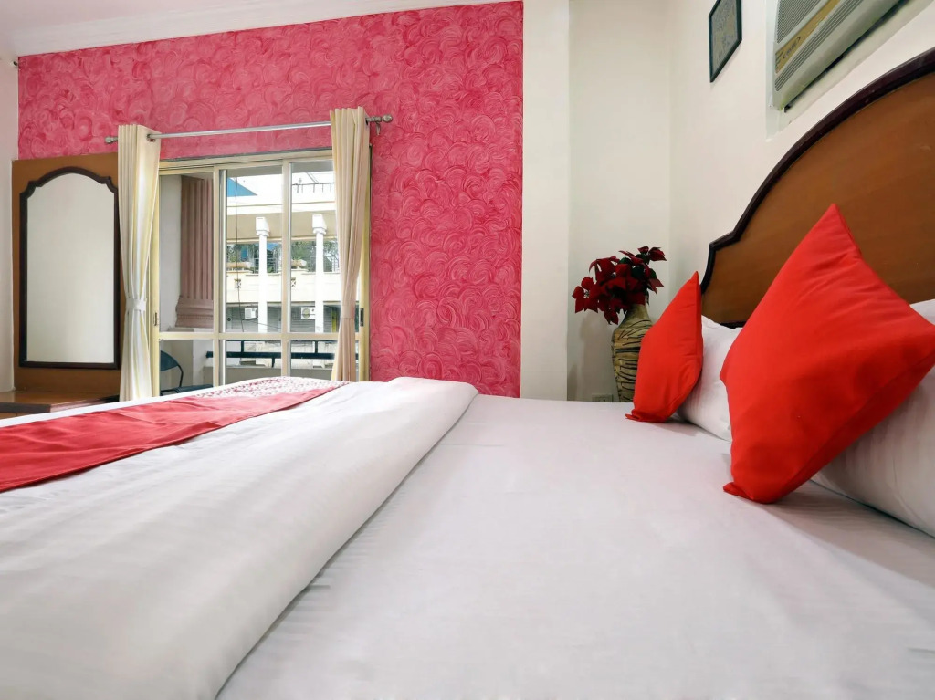 OYO Flagship 12049 Hotel Ravi Kiran Executive