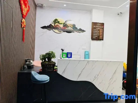Kunming Crescent Movie Hotel (Datou Skyscraper Shopping Center)