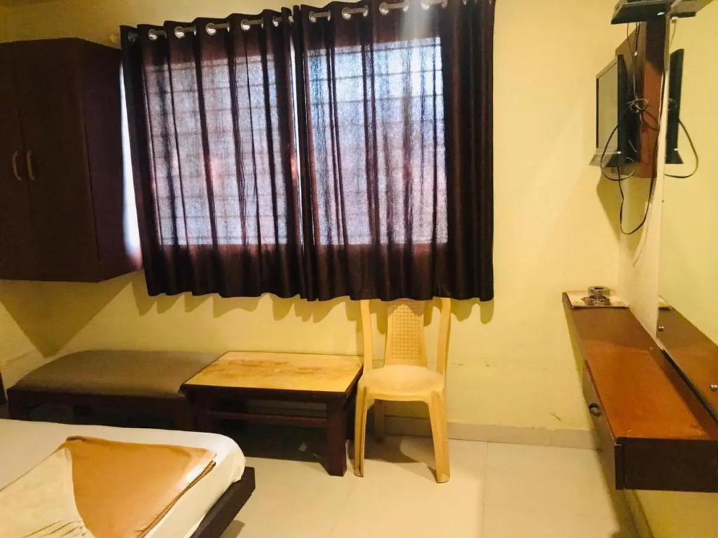 STAYMAKER Bright Palace Residency