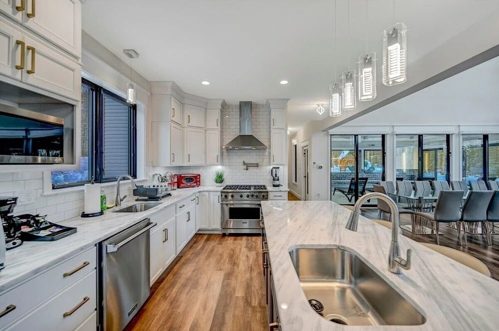 The Perfect Escape: Indoor Pool/spa, Vr & Theater 6 Bedroom Home by RedAwning