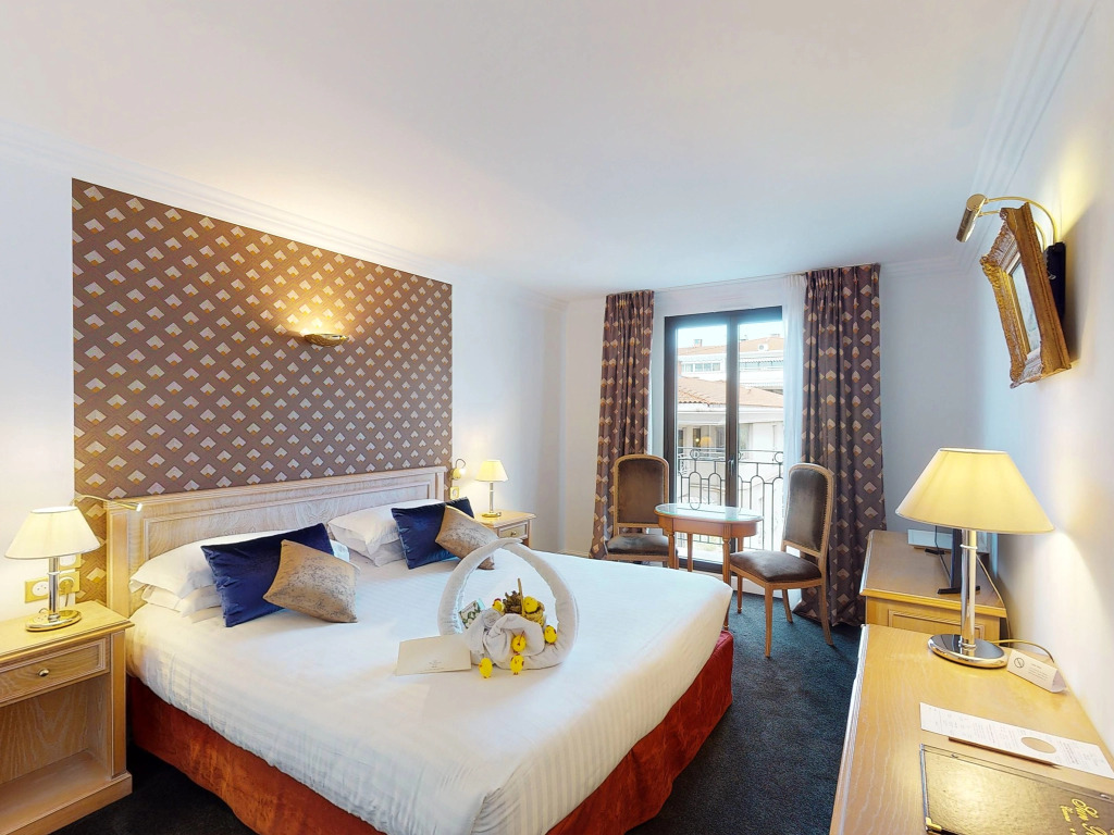 Sun Riviera Hotel