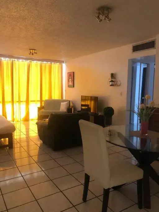 Beach Front Apt at Marbella del Caribe 3