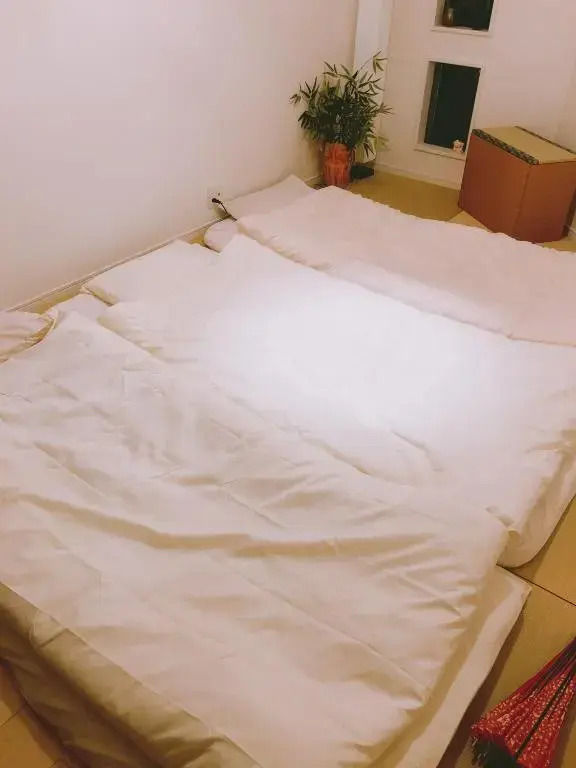 QIQI House