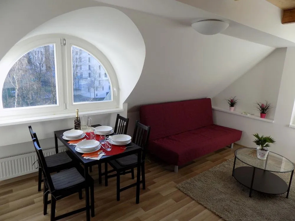 Karlsbad Apartments
