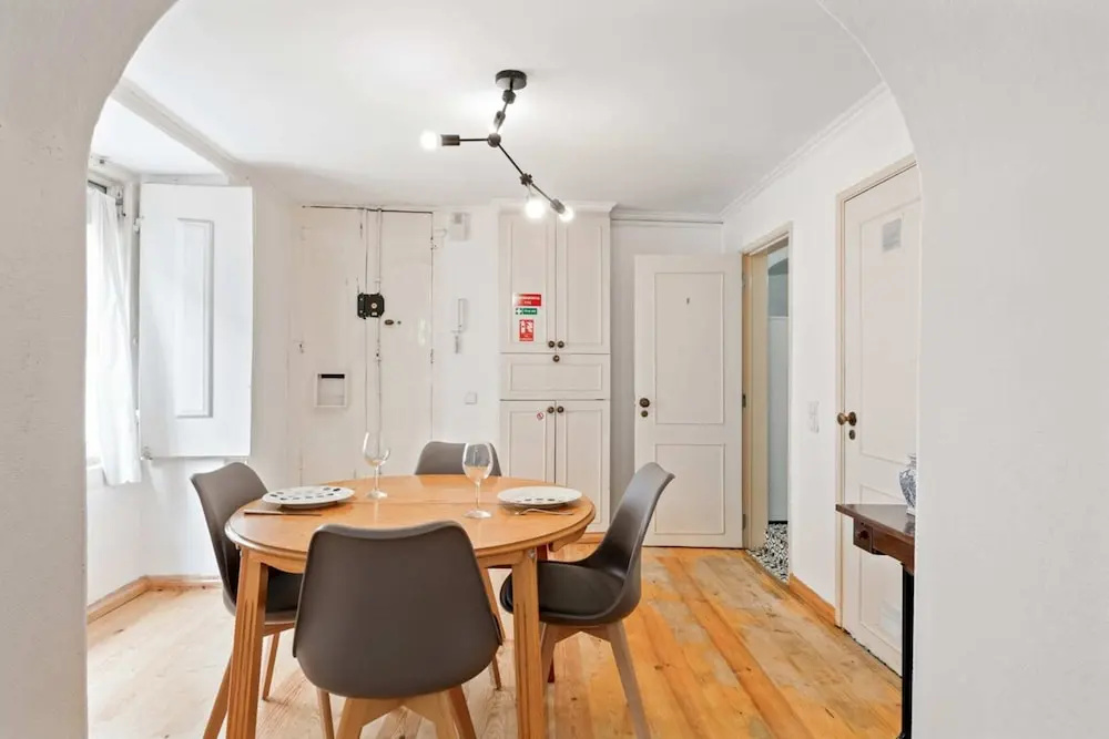 Portuguese Design 1 Bedroom Apartment in the Heart of Lisbon