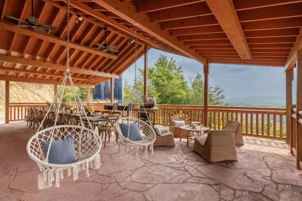 Sugarland by Avantstay Sleeps 28! Home Theatre! Two Hot Tubs! Indoor Pool! Incredible Views!