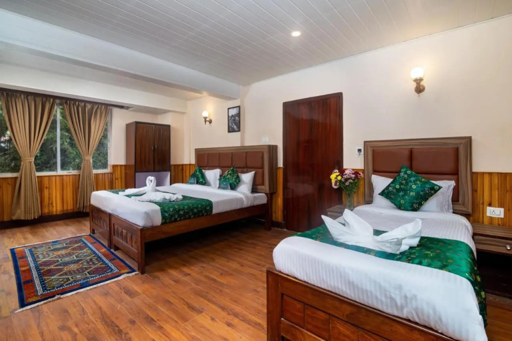 Muscatel Fairmount 100 Mts from Mall Road