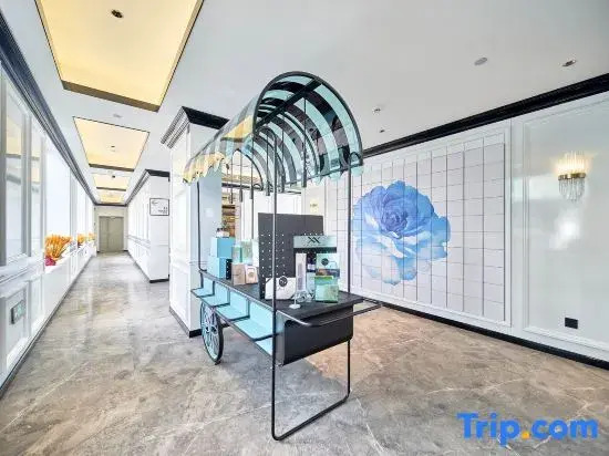Xana Hotelle Hotel (Yanji Yanbian University Baihuo Building)