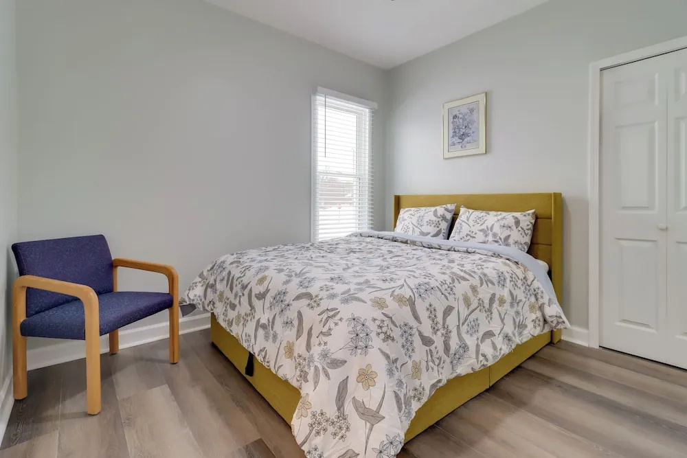 1 Mile to Henry Ford Hospital! Renovated Rental