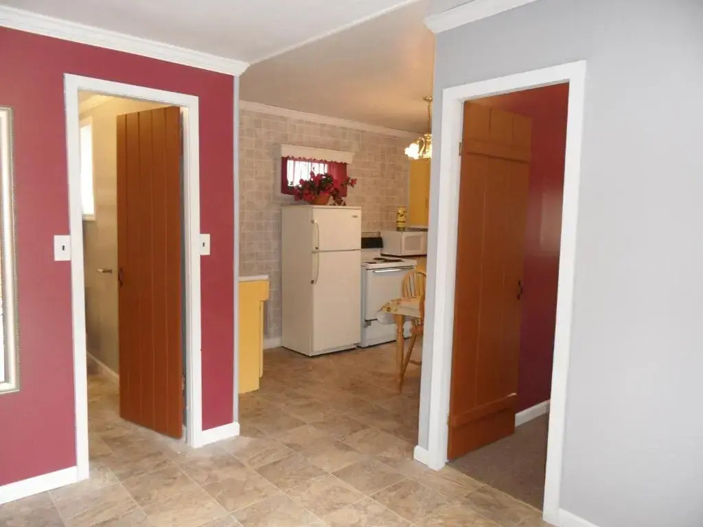 Seven Dwarfs Motel & Cabins