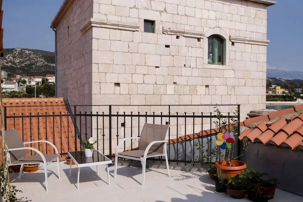 Four Towers Apartments