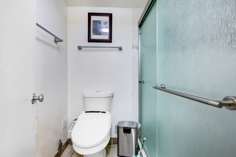 Sunny Azusa Hideaway Near APU Trails Easy LA Access