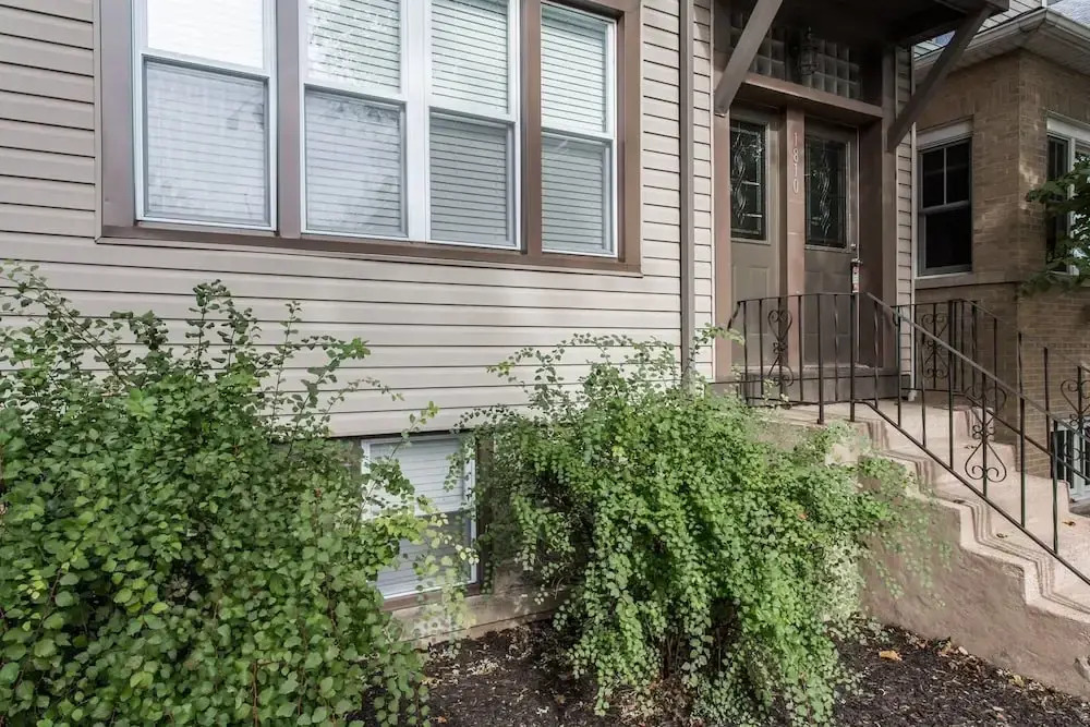 Unique Wrigleyville Gem